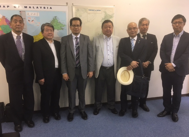マレーシア貿易開発公社の所長シャーム ニザム氏とマレーシアバイオマス工業連合会（Malaysia Biomass Industries Confederation）のMichael Sew氏とパーム油輸入の打合せをしました。